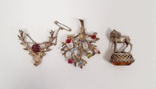 Silver and citrine pendant in the form of a fawn, a silver pendant chain and pair earrings and two