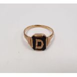 9ct gold and black onyx initial 'D' ring, gross weight 2g