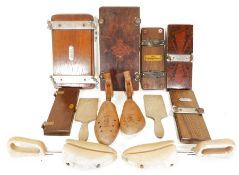 Pair of Stiller Berlin shoe trees, a Mosley Wonder Press and further presses and shoe trees (1 box)