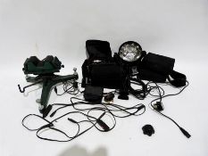 Rifle rest, spotting lamp and further shooting accoutrements (1 box)