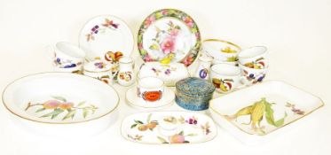 Royal Worcester Evesham pattern part dinner service (2 boxes)