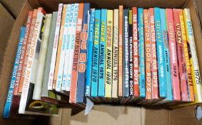 Box of annuals including Eagle 1975, 1972, Lion annual 1965, and Blue Peter, 4th 5th and 6th book,