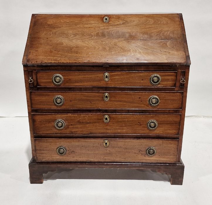 George III mahogany bureau with four graduated drawers, on bracket feet, 90.5cm wide