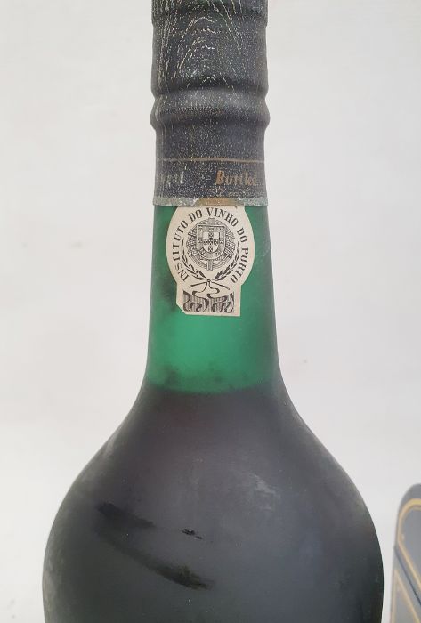 Bottle of Croft "Reserva Particular" Port in presentation case No'd 05276 - Image 2 of 2