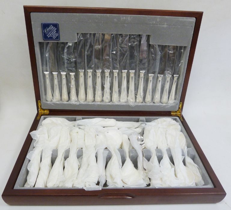 Electroplated flatware and other items to include canteen of electroplated cutlery, snap-on - Image 2 of 2