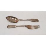 Russian silver fork and spoon with foliate engraving, marked and numbered 84 verso, 137g