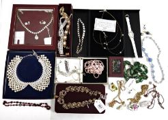 Crowns and Regalia Queen Victoria Collectors set necklace and earrings in box, necklace and