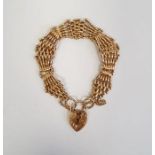 9ct gold flexible gate-pattern bracelet and having heart-shaped padlock, 375 mark, approx. 24.5g