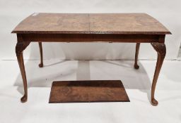 20th century walnut dining table with cabriole legs Condition ReportLegs do not appear to come apart