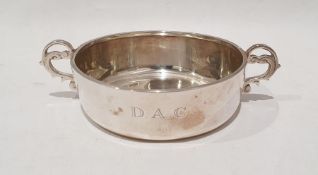 Silver presentation quaiche, Chester 1937, initialled