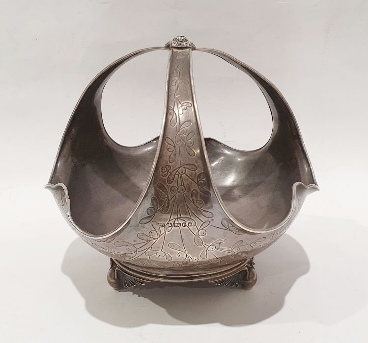 Victorian silver Christmas sweetmeat basket with engraved mistletoe decoration to the triform handle