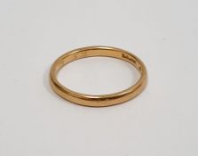 22ct gold wedding ring, plain, approx. 2.5g