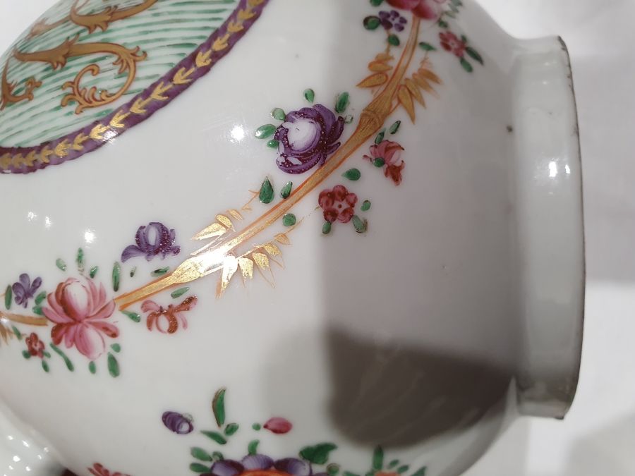 Chinese export porcelain covered jug of baluster shape with shell spout, all painted in famille rose - Image 22 of 42