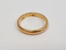 22ct gold wedding ring, 5.5g approx.