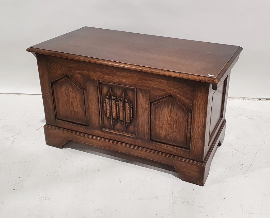 20th century oak coffer with panelled front, on bracket feet, 92cm x 53cm