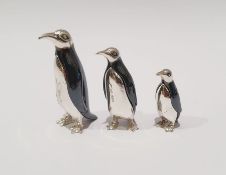 Three 20th century graduated silver penguins marked 925 and Star 182 AR (3)