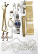 Assorted beaded necklaces and watches as well as gold-coloured mesh/chainlink neckerchief (1 box)