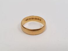 22ct gold wedding ring, 3.7g approx.