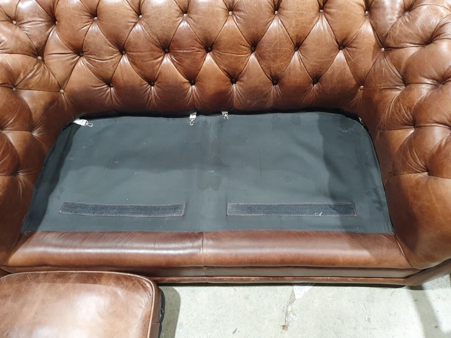Modern two-seater brown leather Chesterfield sofa  Condition ReportSome light surface marks and - Image 18 of 21