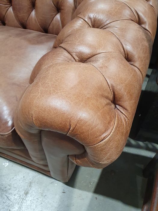 Modern two-seater brown leather Chesterfield sofa  Condition ReportSome light surface marks and - Image 10 of 21