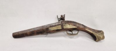 Reproduction flintlock pistol with brass mounts (40 cm overall)