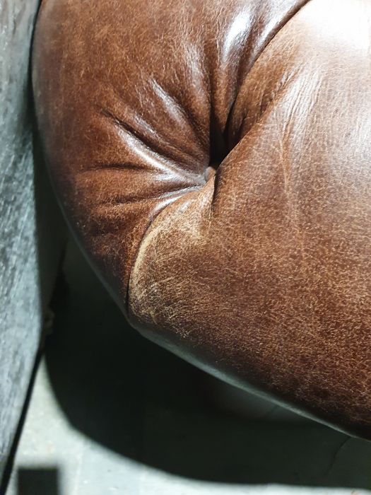 Modern two-seater brown leather Chesterfield sofa  Condition ReportSome light surface marks and - Image 21 of 21