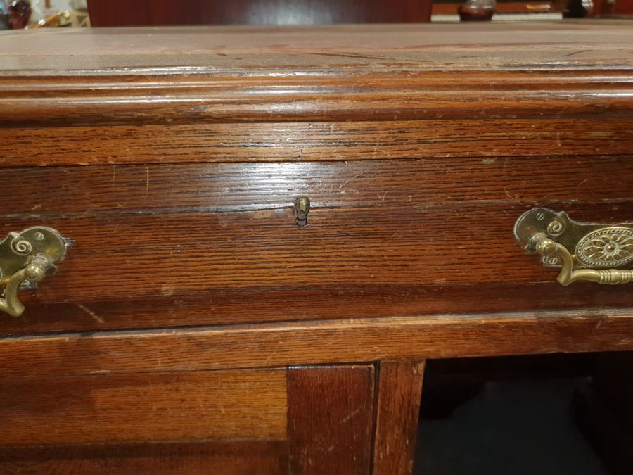 Late 19th/early 20th century oak desk, the leather - Image 10 of 20