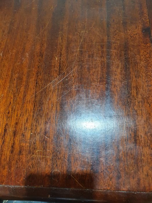 Victorian mahogany extending dining table, rectangular with curved corners, double mould edge, on - Image 7 of 26