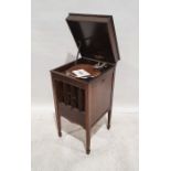 Columbia gramophone in oak cabinet, 86cm x 42cm x 46cm