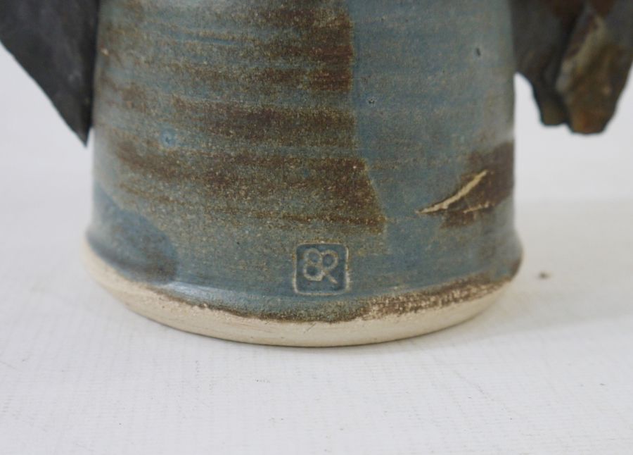 Bryan Rochford vase with slate handles, 15cm tall - Image 3 of 3