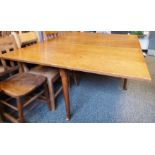 20th century oak drop-leaf table