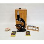 Students microscope in case (21 x 23.5 x 37 cm)