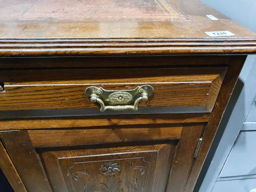 Late 19th/early 20th century oak desk, the leather - Image 7 of 20