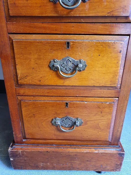 Late 19th/early 20th century walnut pedestal desk - Image 8 of 20