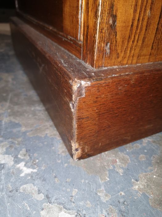 Late 19th/early 20th century oak desk, the leather - Image 18 of 20