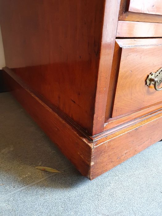 Late 19th/early 20th century walnut pedestal desk - Image 9 of 20