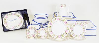 Royal Worcester 'Royal Garden' part dinner service