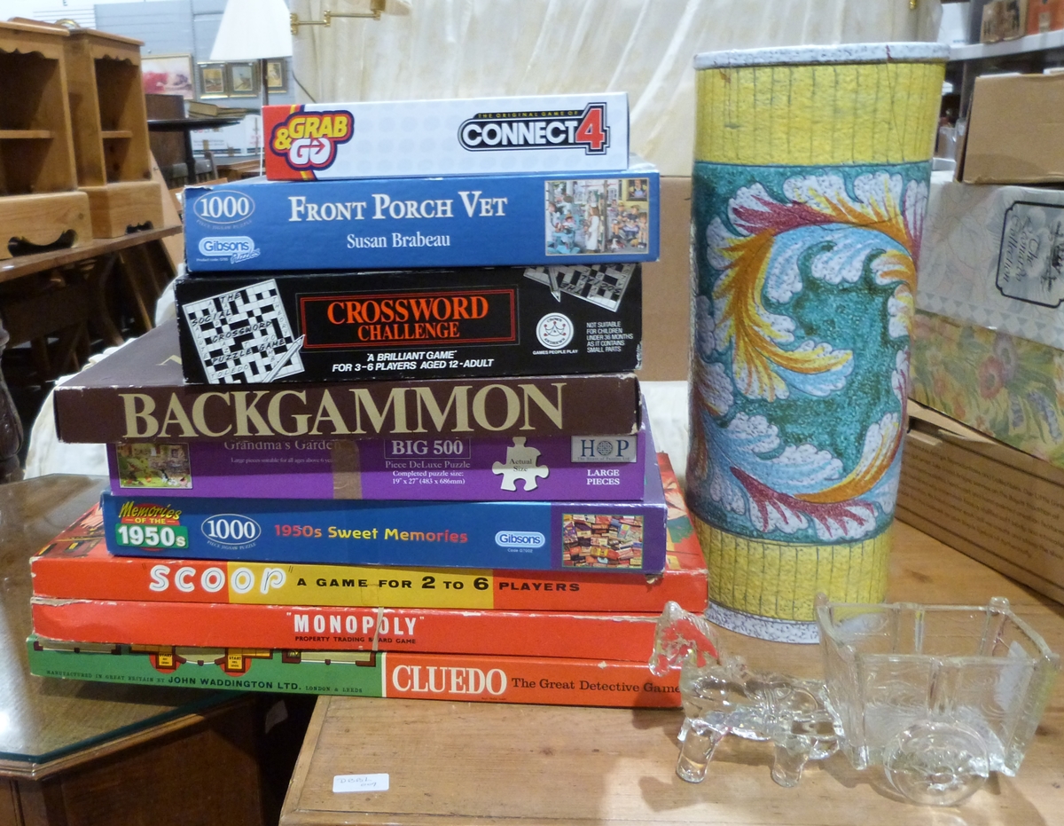 Collection of games and jigsaws to include Crossword Challenge, Backgammon, etc, a tall