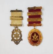 Victorian 18ct gold Masonic jewel/medal in case of issue (approx. 41g).  Together with a silver