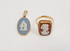 9ct gold and carved shell cameo ring, rectangular with female portrait on a brown ground,