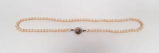 Chinese pink cultured pearl necklace, single-strand and the silver-coloured metal clasp, 42cm