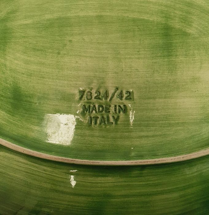 20th century Italian Majolica vine leaf pattern serving bowl and platter together with an Aynsley " - Image 4 of 4