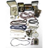 Costume jewellery to include necklaces, cufflinks, etc (1 tray)