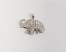 18ct white gold pendant elephant, encrusted with diamonds, stamped 750, 7.5g gross approx.