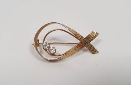 9ct gold and white stone brooch, loop ribbon pattern