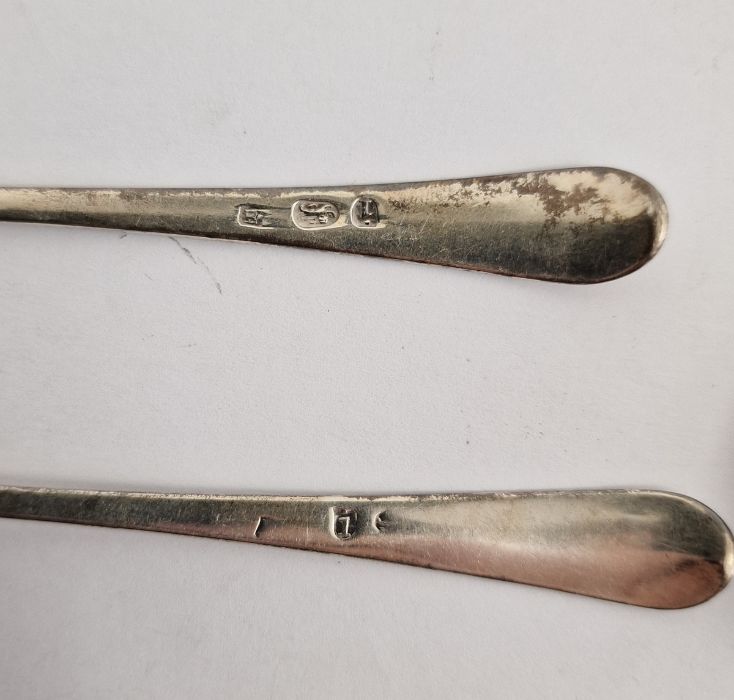 Collection of seven silver spoons, late 18th/early 19th century, five variously engraved with - Image 2 of 6