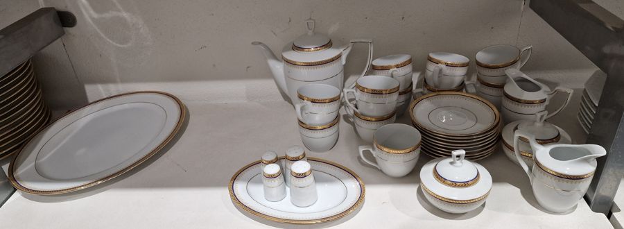 Extensive German Kahla porcelain dinner service, having four various sized plates, mainly for 14, to - Image 3 of 4