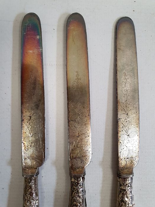 Set of five silver-handled fruit knives and forks with embossed berry on vine decoration to the - Image 7 of 27