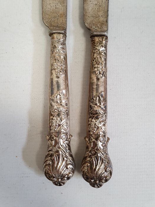 Set of five silver-handled fruit knives and forks with embossed berry on vine decoration to the - Image 14 of 27