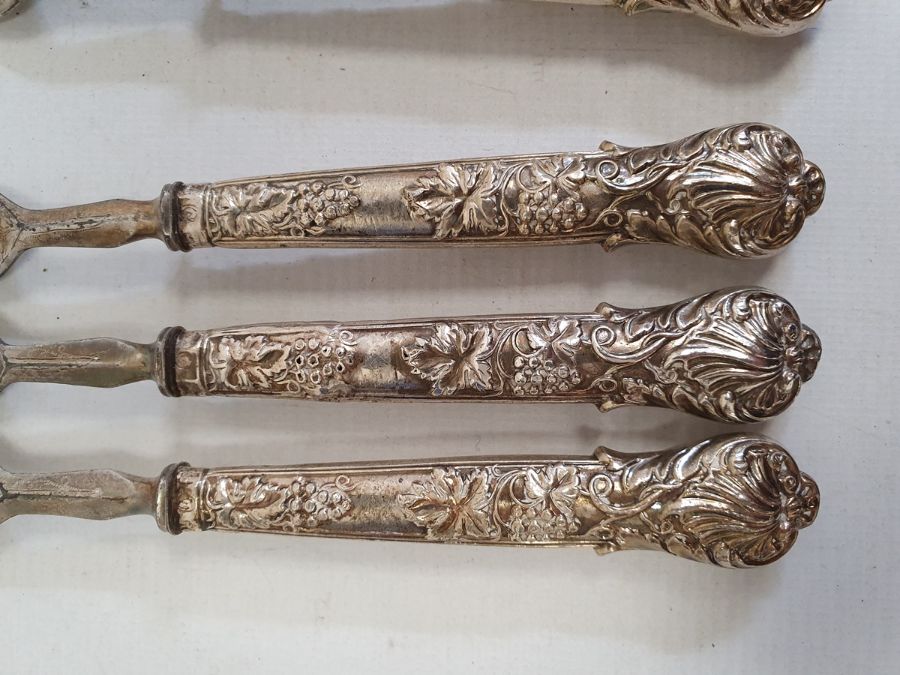 Set of five silver-handled fruit knives and forks with embossed berry on vine decoration to the - Image 21 of 27